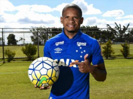 São Paulo agenda exames e pode fechar com Edimar nesta quarta-feira