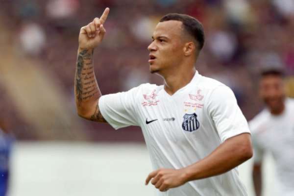 Natan, ex-Santos, foi um dos contratados pelo Corinthians