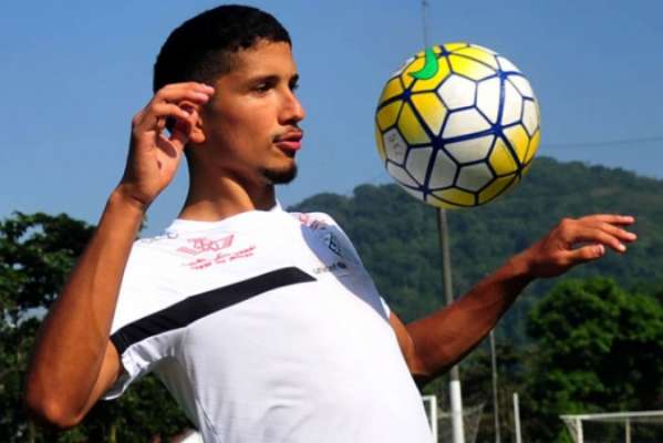 Aos 22 anos, Yuri já foi titular do Peixe