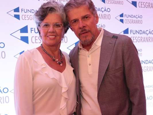 Vera Fajardo anunciou que não vai se separar de José Mayer após a denúncia de assédio sexual contra o ator
