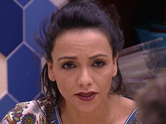 Marinalva chamou Emilly de desestruturada e mau-caráter durante discussão com a gaúcha e Marcos na manhã deste domingo, 9 de abril de 2017