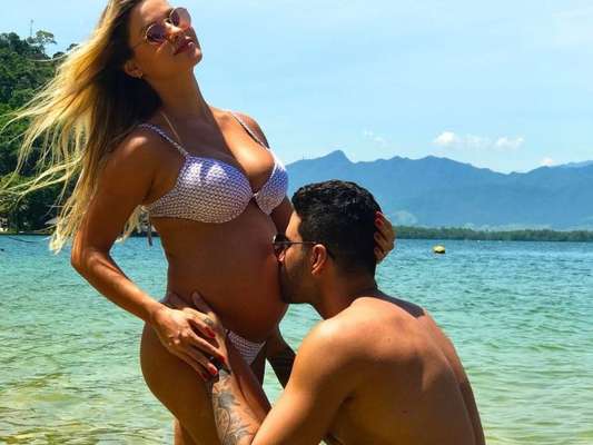 Andressa Suita, mulher de Gusttavo Lima, está no sexto mês de sua primeira gestação