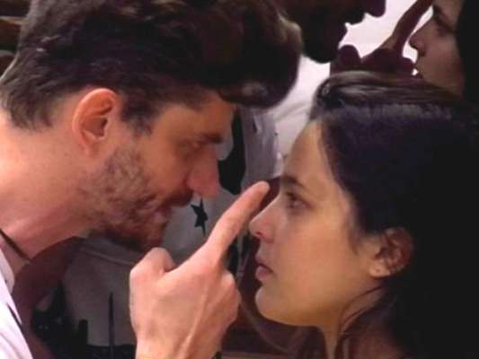 Inquérito foi aberto após Marcos colocar o dedo na cara de Emilly durante briga no 'BBB17'