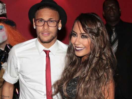 Neymar chora por desclassificação do Barcelona e irmã consola em postagem nesta quarta-feira, dia 19 de abril de 2017
