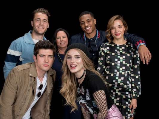 De "Famous in Love": première reúne elenco da série!