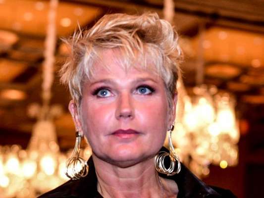 Xuxa Meneghel terá que pagar R$ 120 mil de multa ao fotógrafo Xicão Jones após ser condenada pela Justiça, diz a coluna 'Gente Boa', do jornal 'O Globo', nesta quinta-feira, 20 de abril de 2017