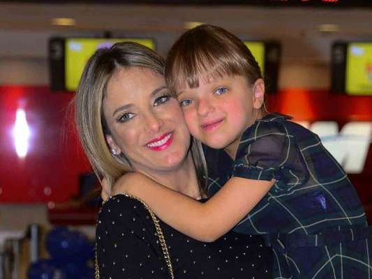 Ticiane Pinheiro dá limite para a filha, Rafaella Justus, na hora de comprar presentes: 'Só em datas'