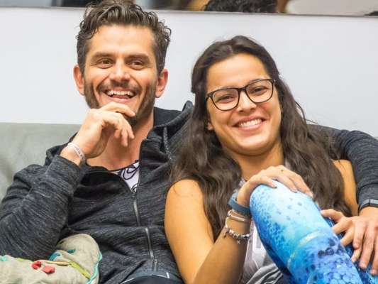 Emilly, do 'BBB17', manda recado para família de Marcos: 'Só desejo coisas boas'