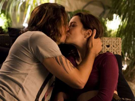 Gui (Vladimir Brichta) e Júlia (Nathalia Dill) se casam, no capítulo que vai ao ar sexta-feira, dia 05 de maio de 2017, na novela 'Rock Story'