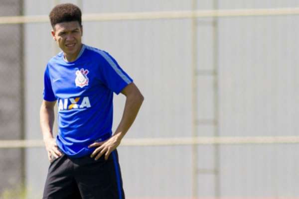 Marquinhos Gabriel desperdiçou pênalti contra o Internacional