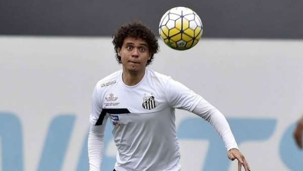 Victor Ferraz esteve nos três jogos do Santos na Libertadores
