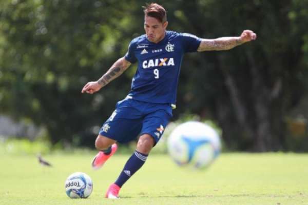 Guerrero em treino de cobranças de falta