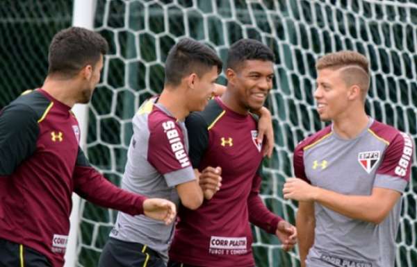 Jogadores interagem na atividade desta sexta-feira