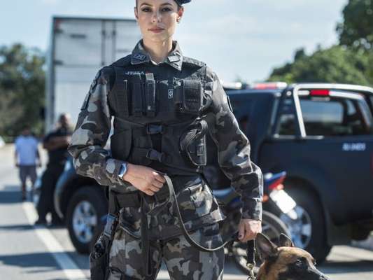 Paolla Oliveira dispensou o uso de dublê em cenas de 'A Força do Querer', novela das nove da Globo