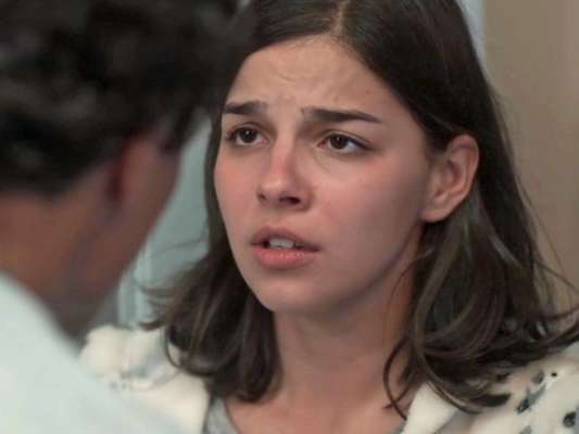 Keyla (Gabriela Medvedovski) pede um tempo a Tato (Matheus Abreu) após encontrar o perfil de Deco (Pablo Morais) nas redes sociais no capítulo de 'Malhação - Viva a Diferença' que vai ao ar em 24 de maio de 2017