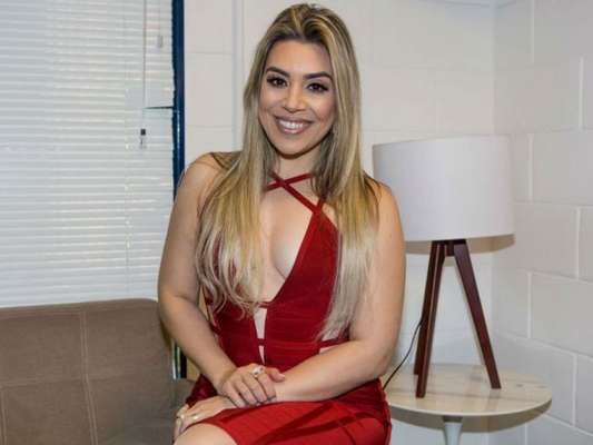 Marido de Naiara Azevedo usou o Instagram para rebater críticas à cantora