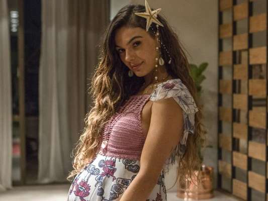 Ritinha (Isis Valverde) surpreende ao declarar que seu filho não é nem de Zeca (Marco Pigossi) nem de Ruy (Fiuk), em 1º de junho de 2017 na novela 'A Força do Querer'