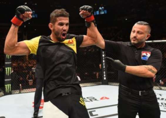 Léo Santos venceu Adriano Martins no UFC 204