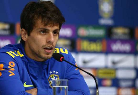 Rodrigo Caio durante passagem pela Seleção