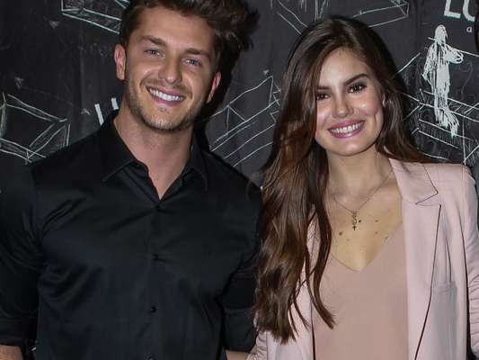 Klebber Toledo despistou ao ser questionado sobre casamento com Camila Queiroz