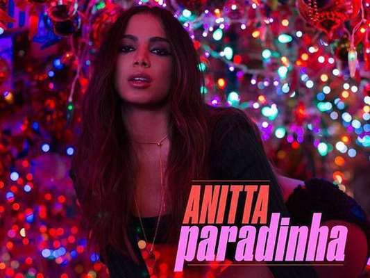 Anitta já está bombando pelo mundo com seu single "Paradinha"!