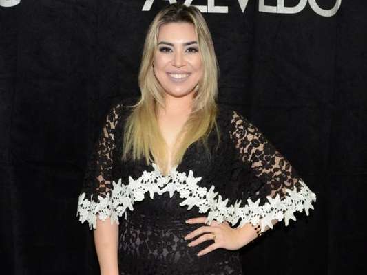 Naiara Azevedo foi ao dentista para fazer clareamento e colocar lentes de contato nos dentes nesta quarta-feira, 6 de junho de 2017