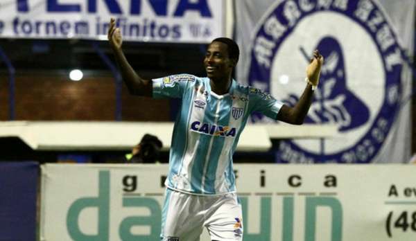 Denílson estava no Avaí e foi emprestado pelo Granada ao São Paulo