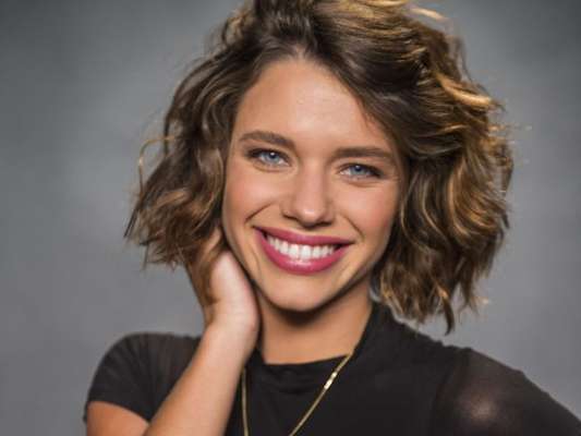 'Gosto de homens, de mulheres, de pessoas. Eu me apaixono e me interesso pelo ser humano, não importa que gênero ele tenha', afirmou Bruna Linzmeyer