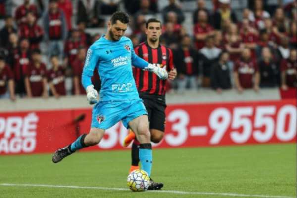 Última derrota do São Paulo na Arena teve Denis na meta