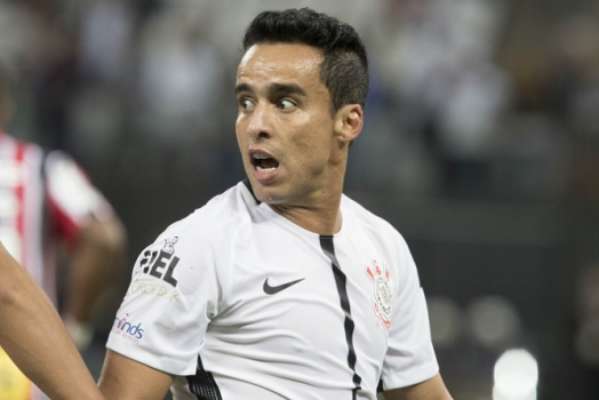 Jadson tem cinco gols e cinco assistências no ano