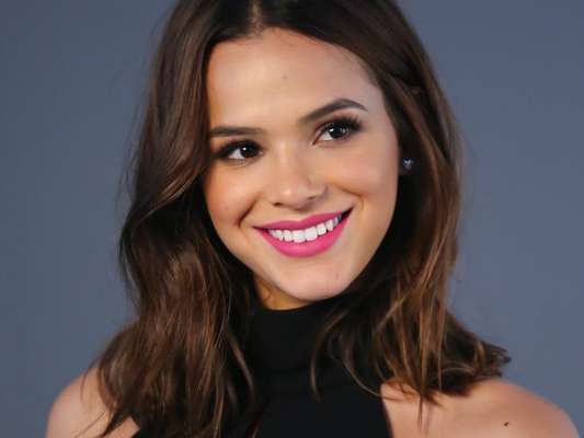 Bruna Marquezine teria gerado mal-estar na Globo após rejeitar papéis em novelas