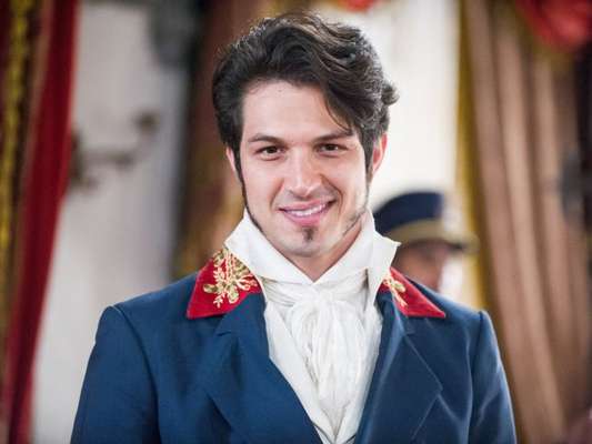 Chalaça (Rômulo Estrela) volta do exílio para se vingar de Domitila (Agatha Moreira) e se torna comparsa de Felício (Brunce Gomlevsky), em 21 de julho de 2017, na novela 'Novo Mundo'