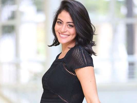 Carol Castro impressionou os fãs ao exibir a barriga na reta final da gravidez, em seu Instagram, neste sábado, 15 de julho de 2017. Veja abaixo!