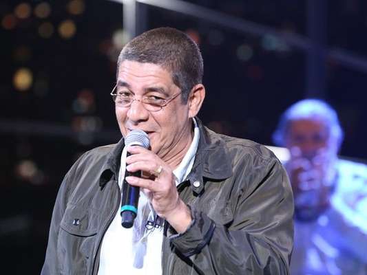 Zeca Pagodinho recebe alta após acidente de quadriciclo, em 15 de julho de 2017