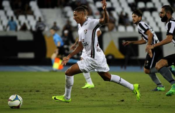 Richarlison marcou mais um gol na vitória sobre o Coritiba