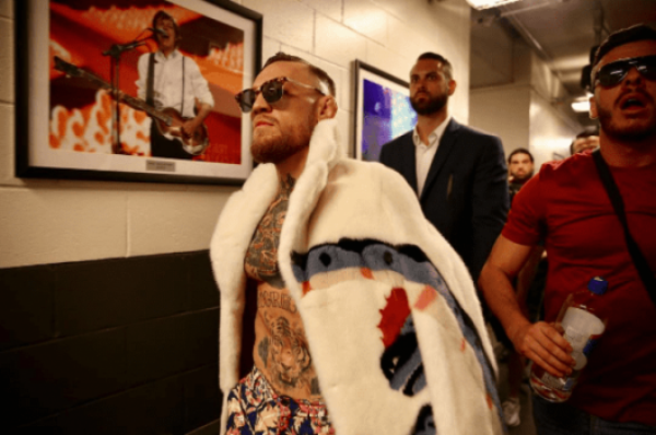 Conor McGregor mira Nurmagodev em seu retorno ao UFC