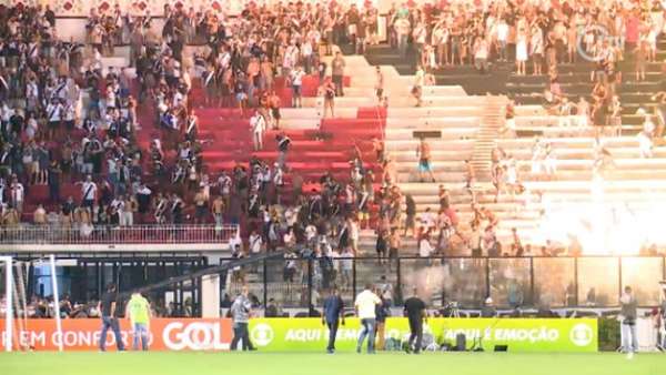 Veja a seguir na galeria especial do LANCE! imagens da confusão em São Januário em Vasco x Flamengo