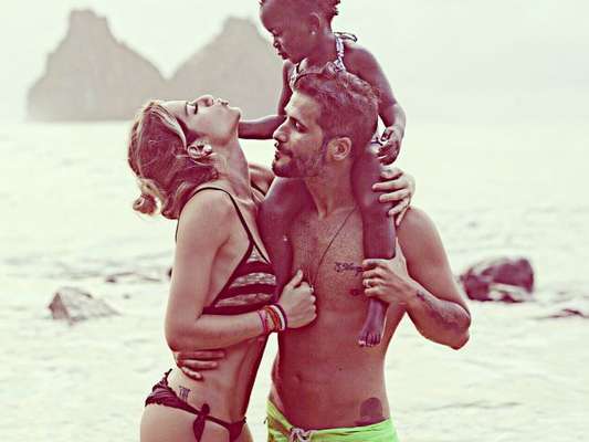 Pai de Títi, Bruno Gagliasso revelou que planeja ter mais filhos com Giovanna Ewbank