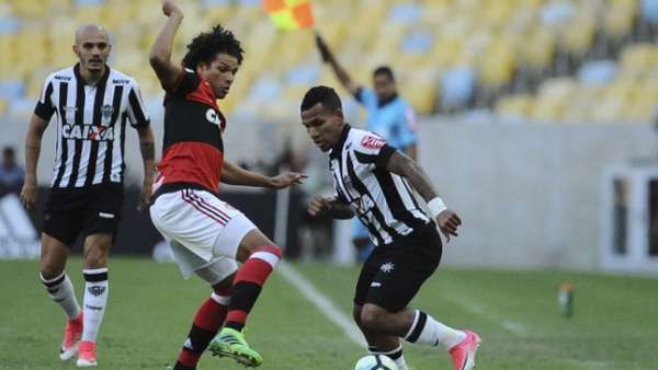 Flamengo e Atlético MG empataram em 1 a 1 no Maracanã, em jogo do primeiro turno do Brasileiro, no dia 13 de maio