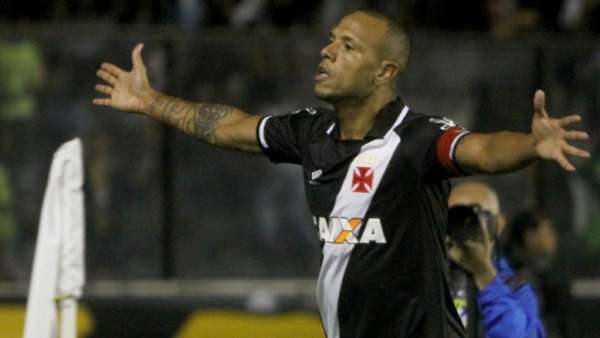 Confira a seguir a galeria especial do LANCE! com imagens de Luis Fabiano com a camisa do Vasco