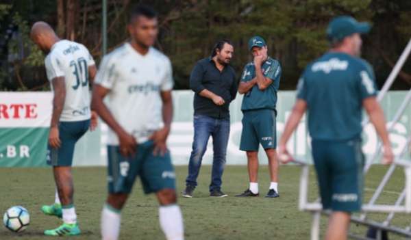 Diretoria, Cuca e elenco: o papel de cada um na crise do Verdão