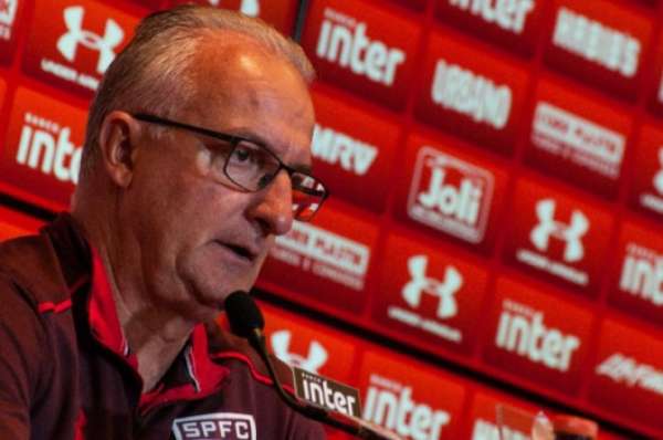Dorival Júnior em entrevista coletiva pelo São Paulo