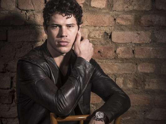 José Loreto viverá um gigolô malandro em 'Cidade Proibida', próxima série da TV Globo que estreia em setembro