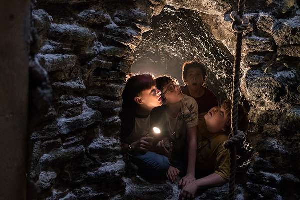 Apesar de ser aterrorizante, filme tem um lado juvenil que explora aventuras e descobertas juvenis