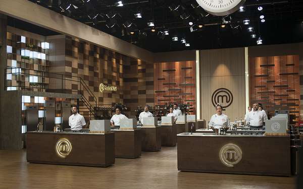 Berta prepara frango "amargo e feio" e é eliminada do MasterChef Profissionais