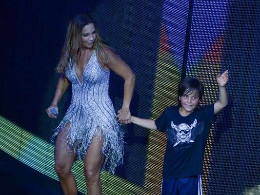 Grávida, Ivete Sangalo lembra reação do filho ao voltar de viagem: 'Cadê?'