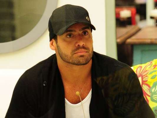 'A Fazenda': affair de Monick, Yuri recorre à produção alegando herpes nesta quinta-feira, dia 14 de setembro de 2017
