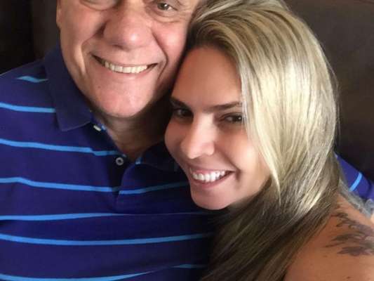 Namorada de Marcelo Rezende, Luciana Lacerda rebateu críticas que vem recebendo desde a morte do apresentador