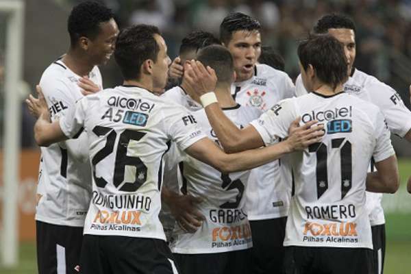 Corinthians: 33 gols sofridos em 57 jogos oficiais - média de 0,58 por jogo