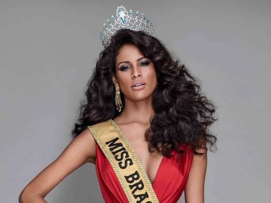 Miss Brasil Monalysa Alcântara viaja para o Miss Universo neste domingo, dia 12 de novembro de 2017
